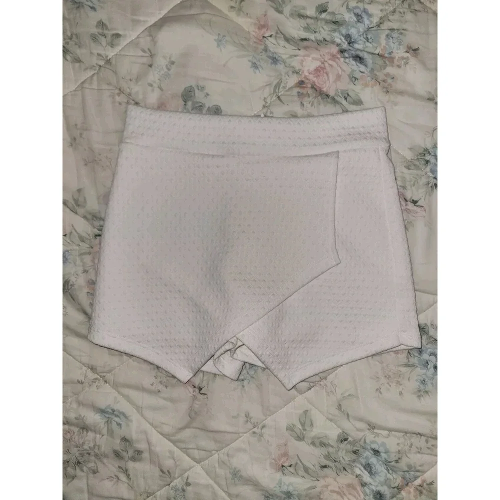 Bebe‎ Shorts Women's Small White 26