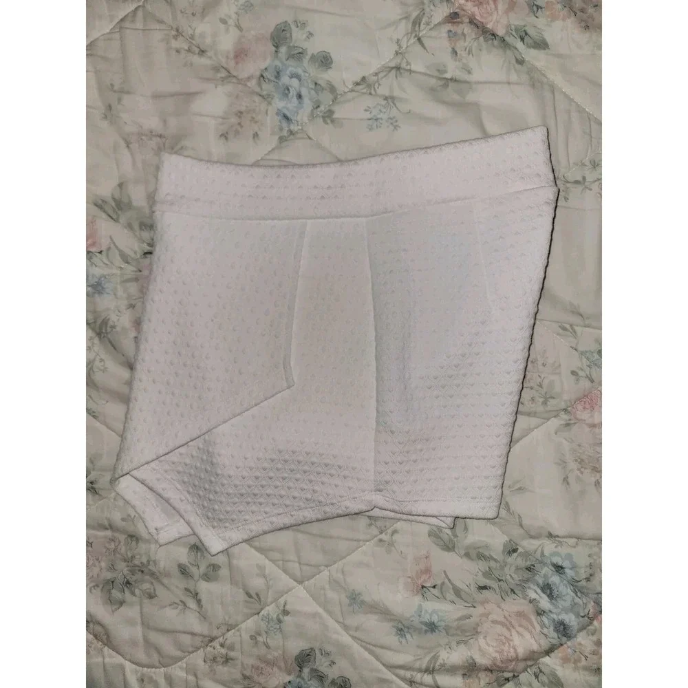 Bebe‎ Shorts Women's Small White 26
