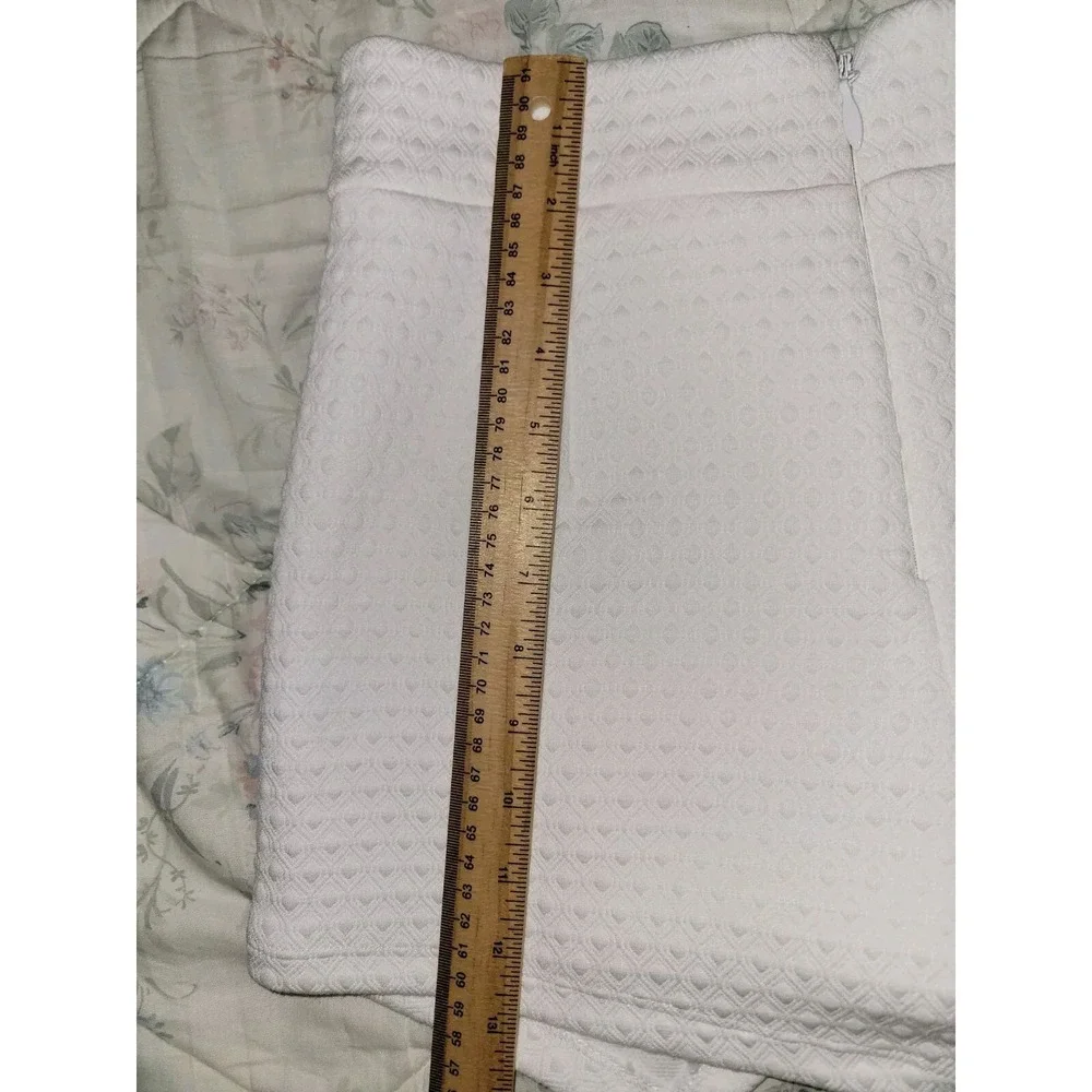 Bebe‎ Shorts Women's Small White 26