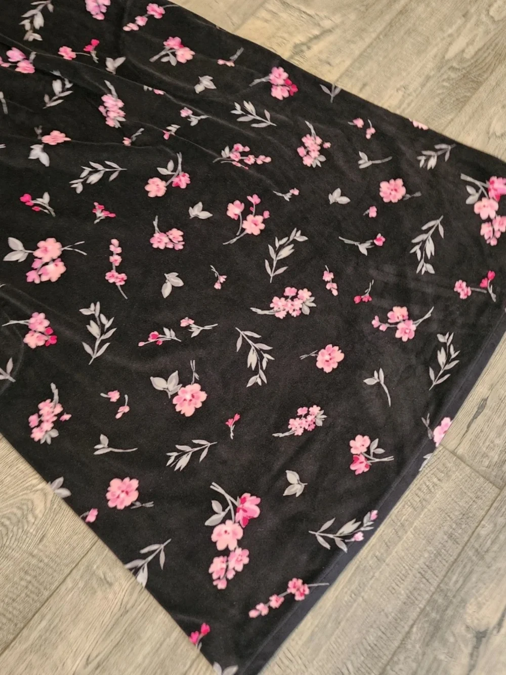 Aria Collection Nightgown Womens Size M Black Ditsy Floral Long Sleeve Pockets