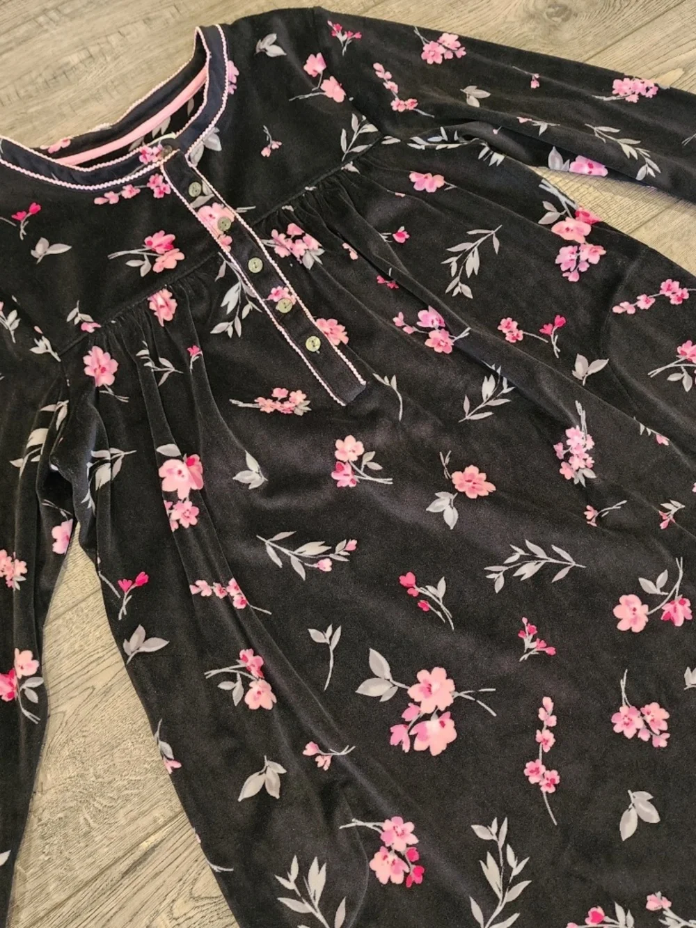 Aria Collection Nightgown Womens Size M Black Ditsy Floral Long Sleeve Pockets
