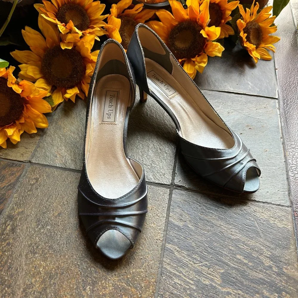 Benjamin Walk leather peep material