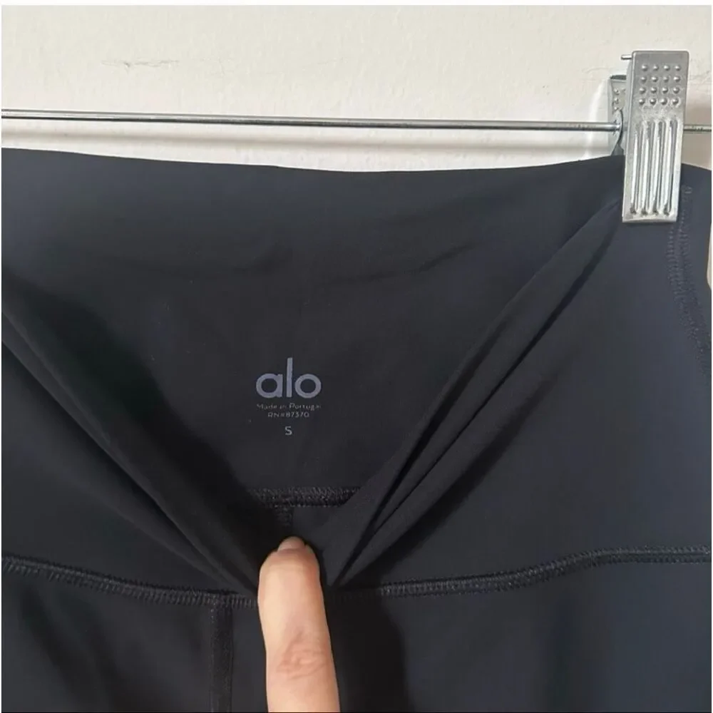Alo Yoga alo yoga