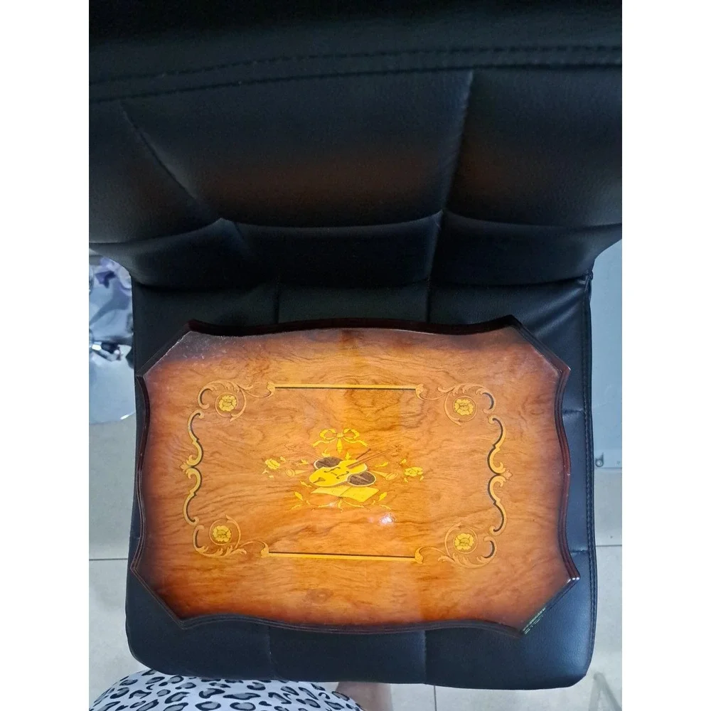 wooden jewelry‎ box with violin pictured on top