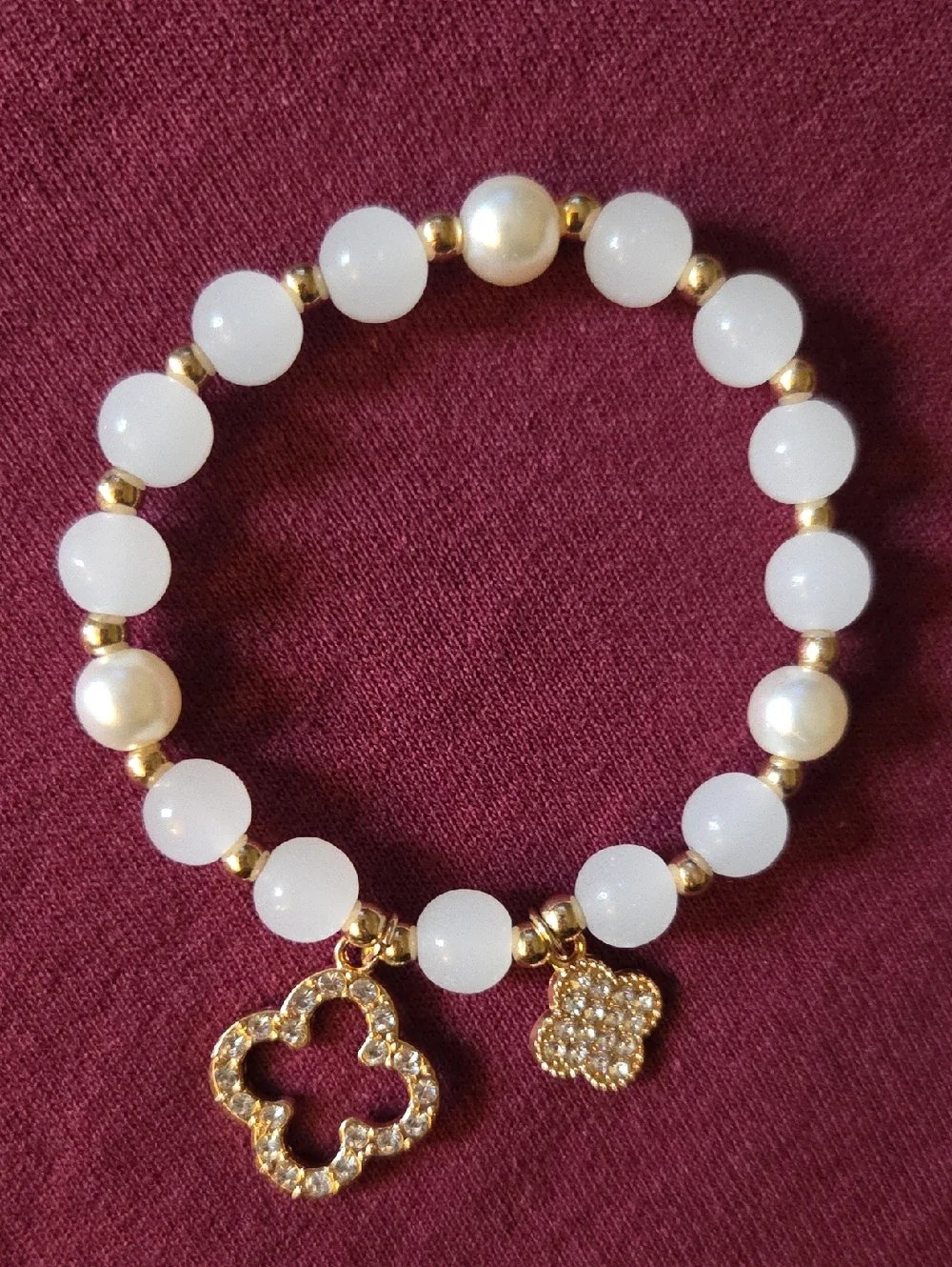 Elegant White Bead & Gold Finish Charm Bracelet Faux Pearl Crystal Accent 7 Inch