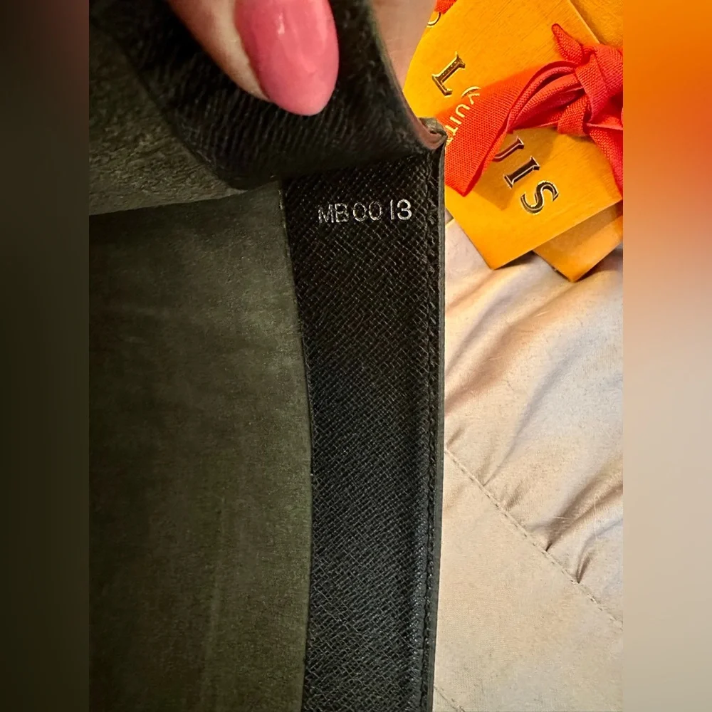 Auth Louis‎ Vuitton Black Taiga Porto Document Angara