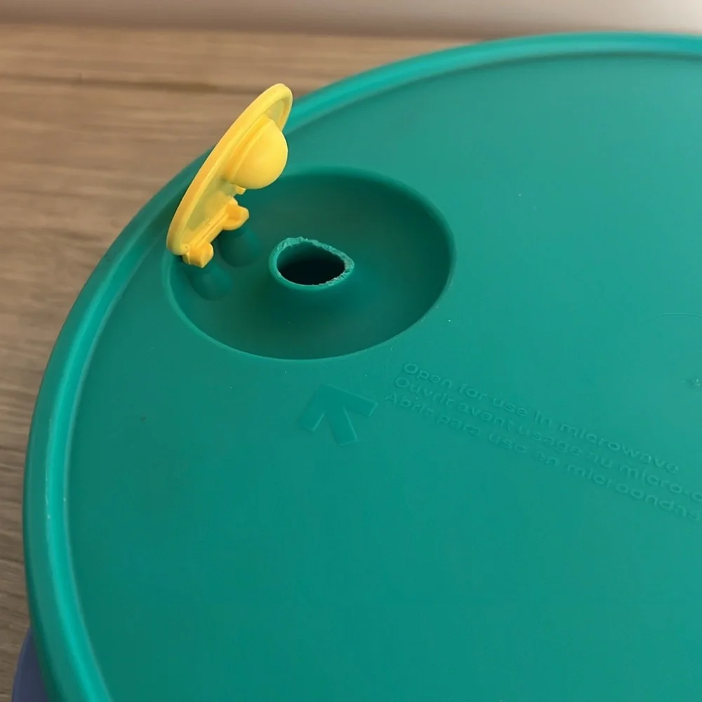 Tupperware set microwave