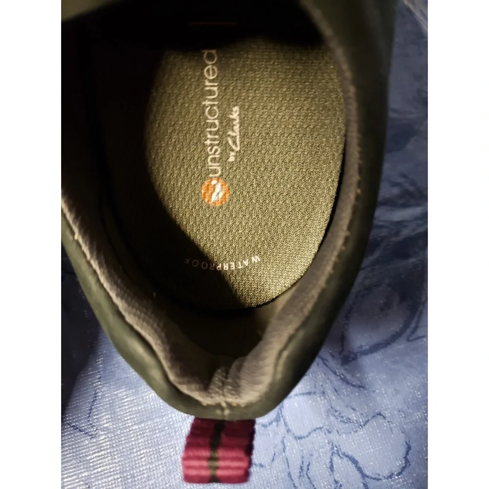 Clarks slightly used