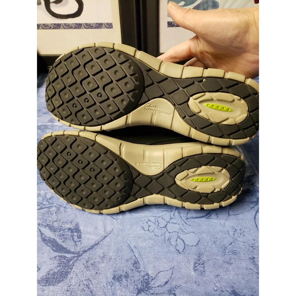 Clarks slightly used