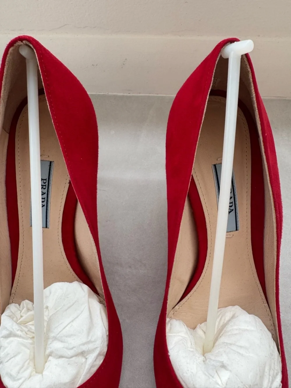 Prada vivid original comes