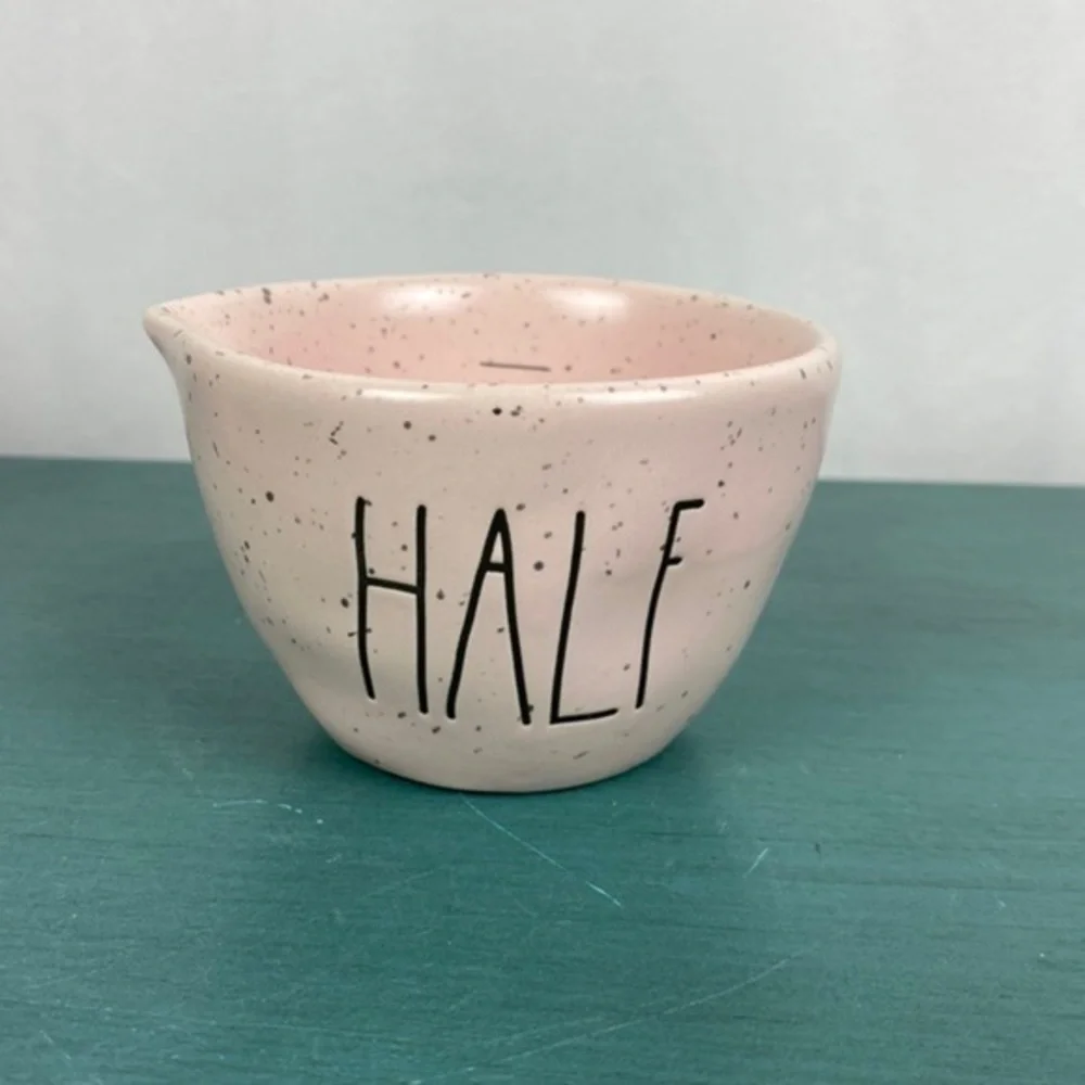 NWT Rae dunn pink speckled‎ measuring cups