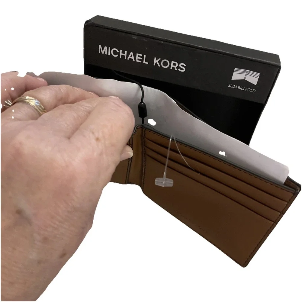 Michael Kors Men's Andy Slim Billfold Leather Wallet‎  New in Box with Tags