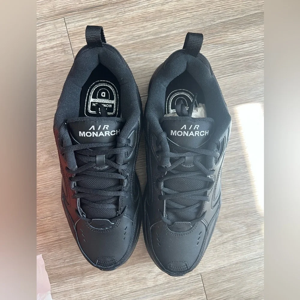 Men's Nike Air Monarch IV Walking Shoe 10.5