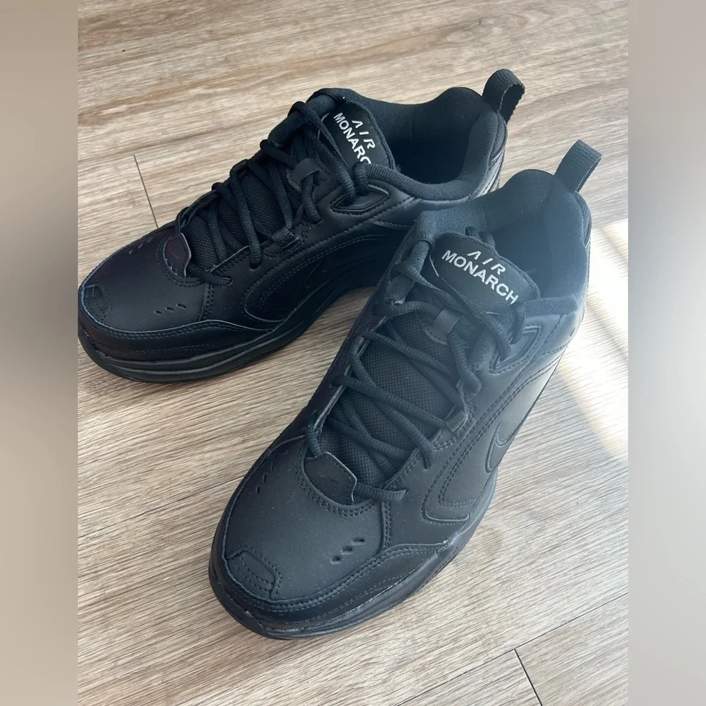 Men's Nike Air Monarch IV Walking Shoe 10.5