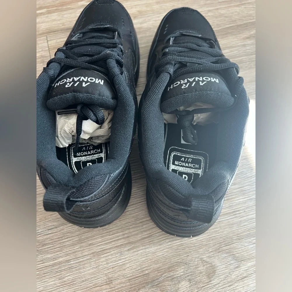 Men's Nike Air Monarch IV Walking Shoe 10.5