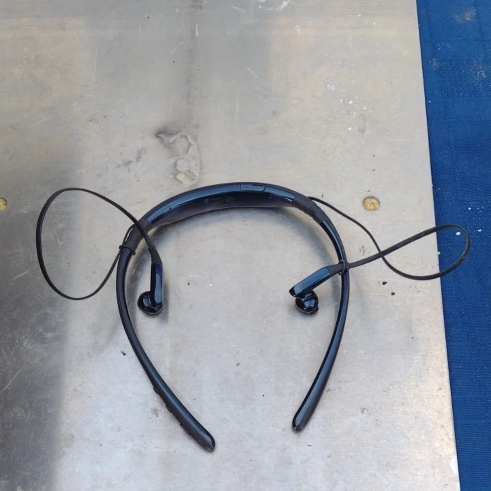 Samsung level BG930Wireless Headset NWOT