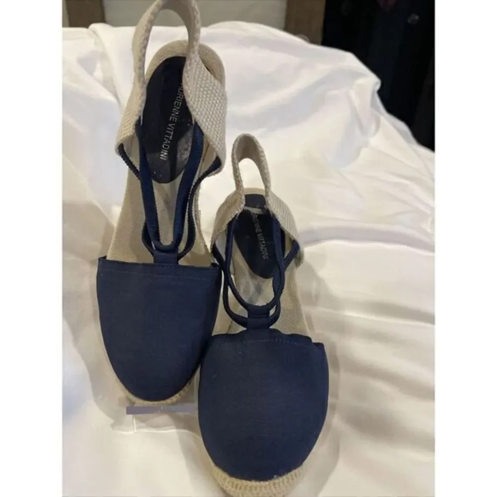 Adrienne Vittadini blue fit
