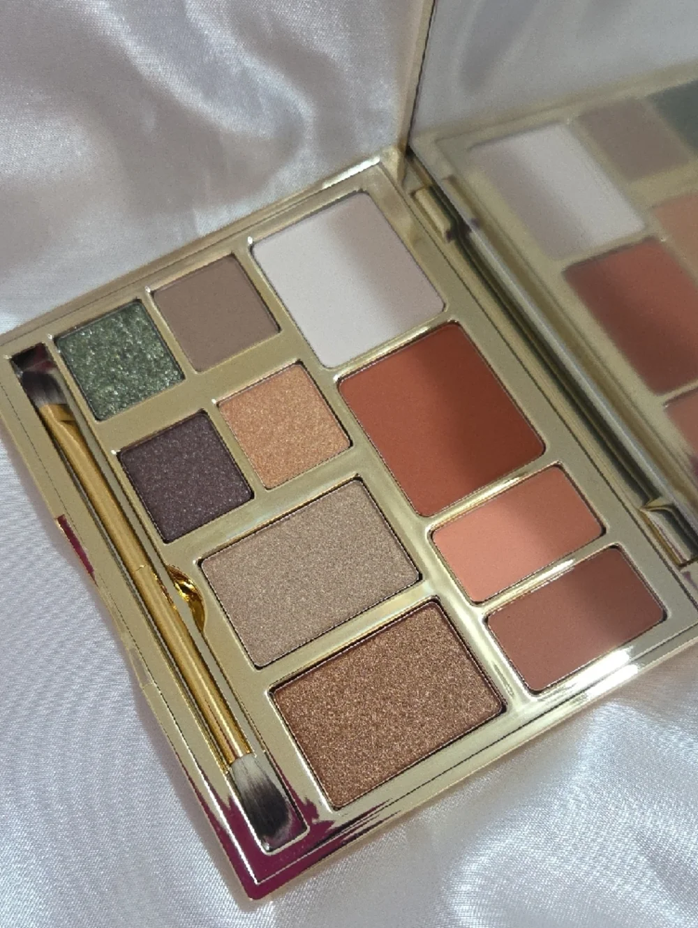 Reema Hollywood versatile eyeshadow