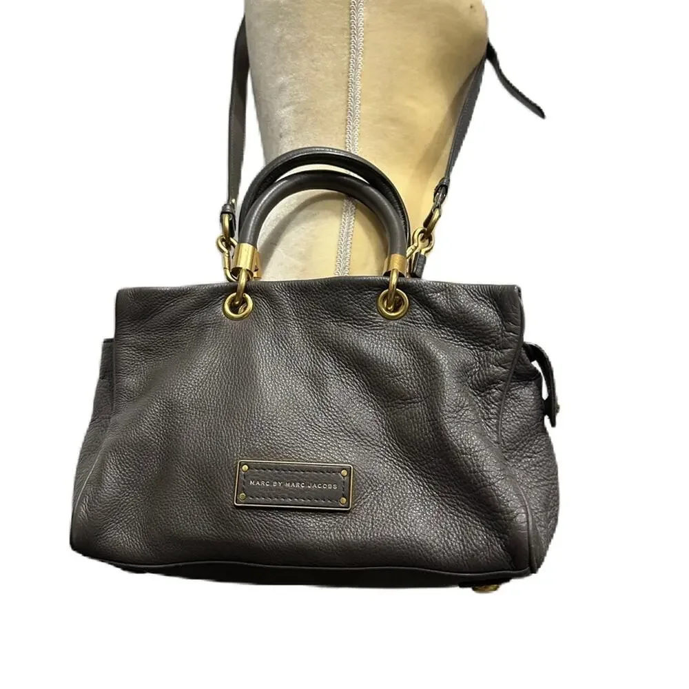 Excellent Marc by Marc Jacobs Too Hot to‎ Handle Shopper Gray Leather Bag