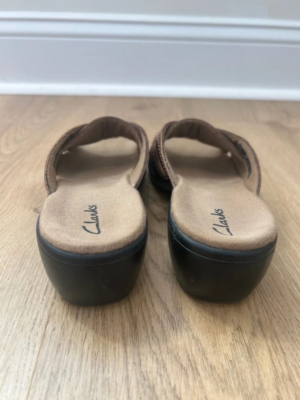 Clarks comfortable slide