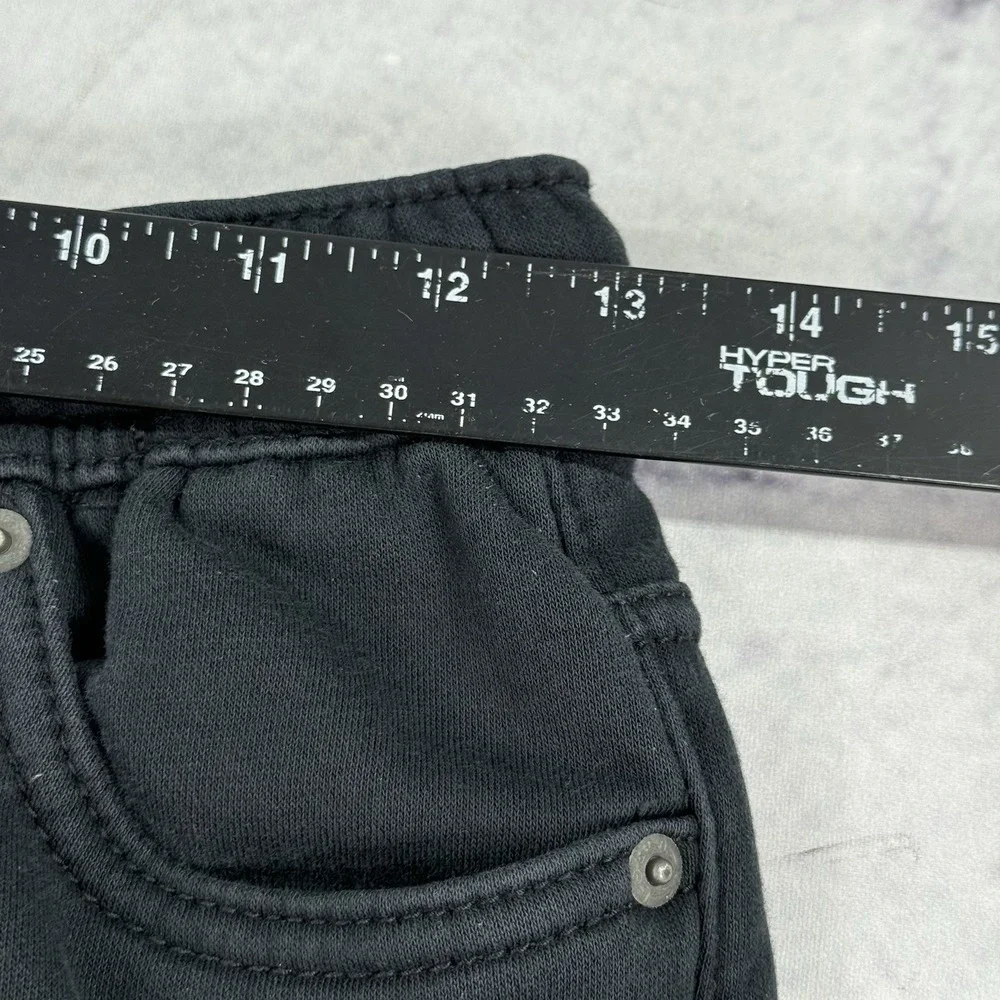 Levis tags look leg