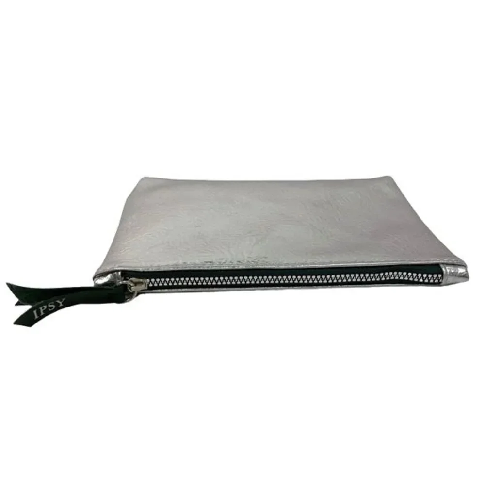 ipsy metallic silver