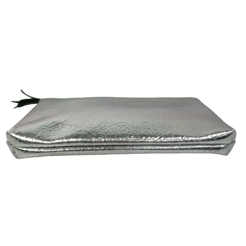 ipsy metallic silver