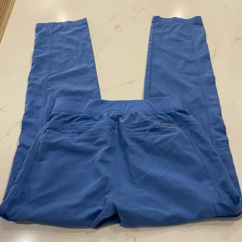 Figs Men’s Axim Cargo Scrub Pants In Size Small‎