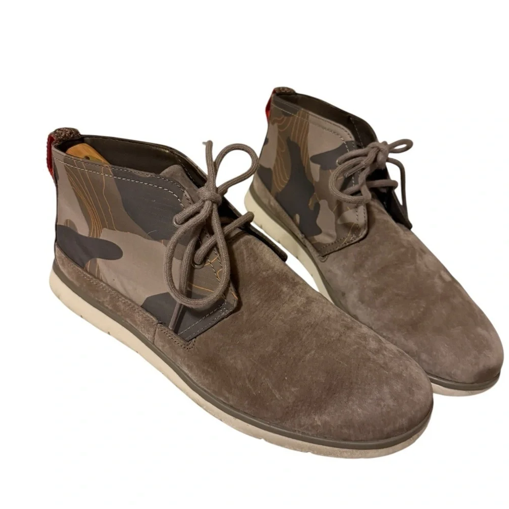 UGG BRINDLE FREAMON CAMO SUEDE CHUKKA ANKLE BOOTS, MEN US