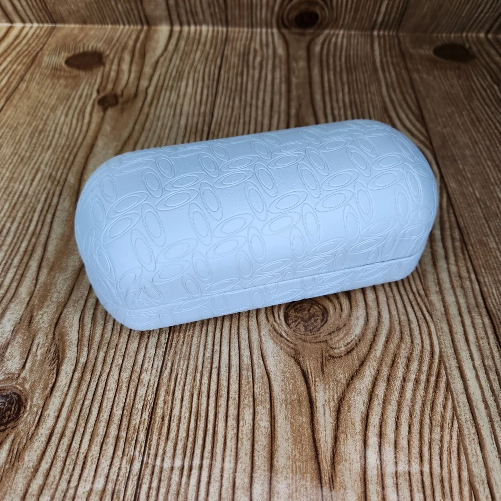 Oakley Hard Clamshell Sunglasses Case-White Embossed Leather‎