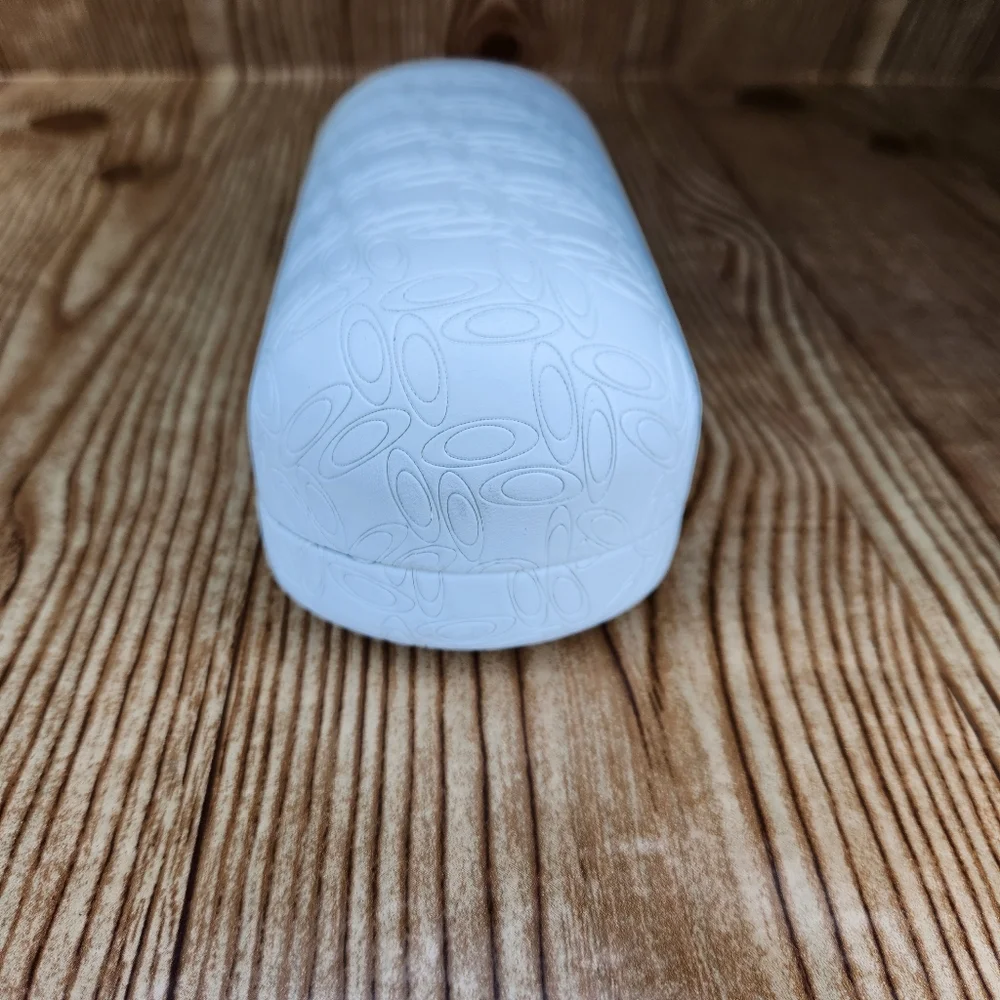 Oakley hard clamshell