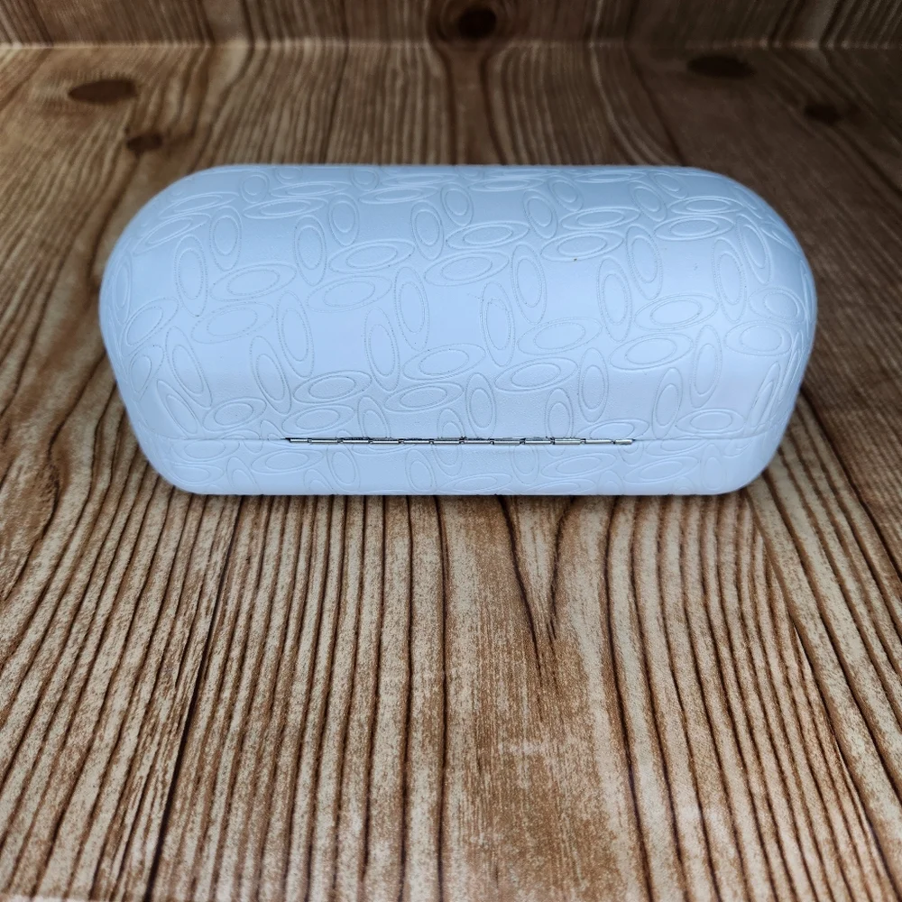 Oakley hard clamshell
