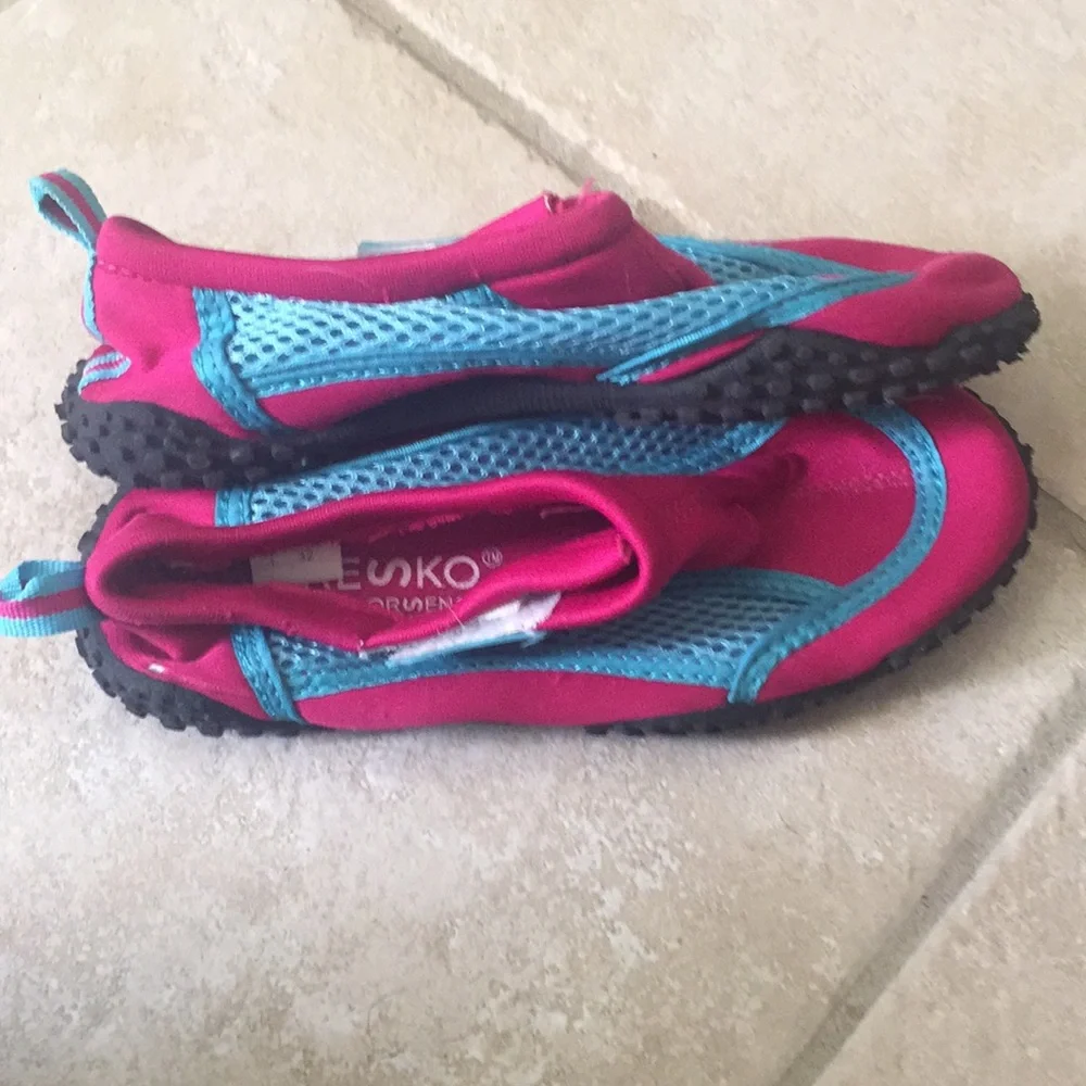 Fresko water shoes