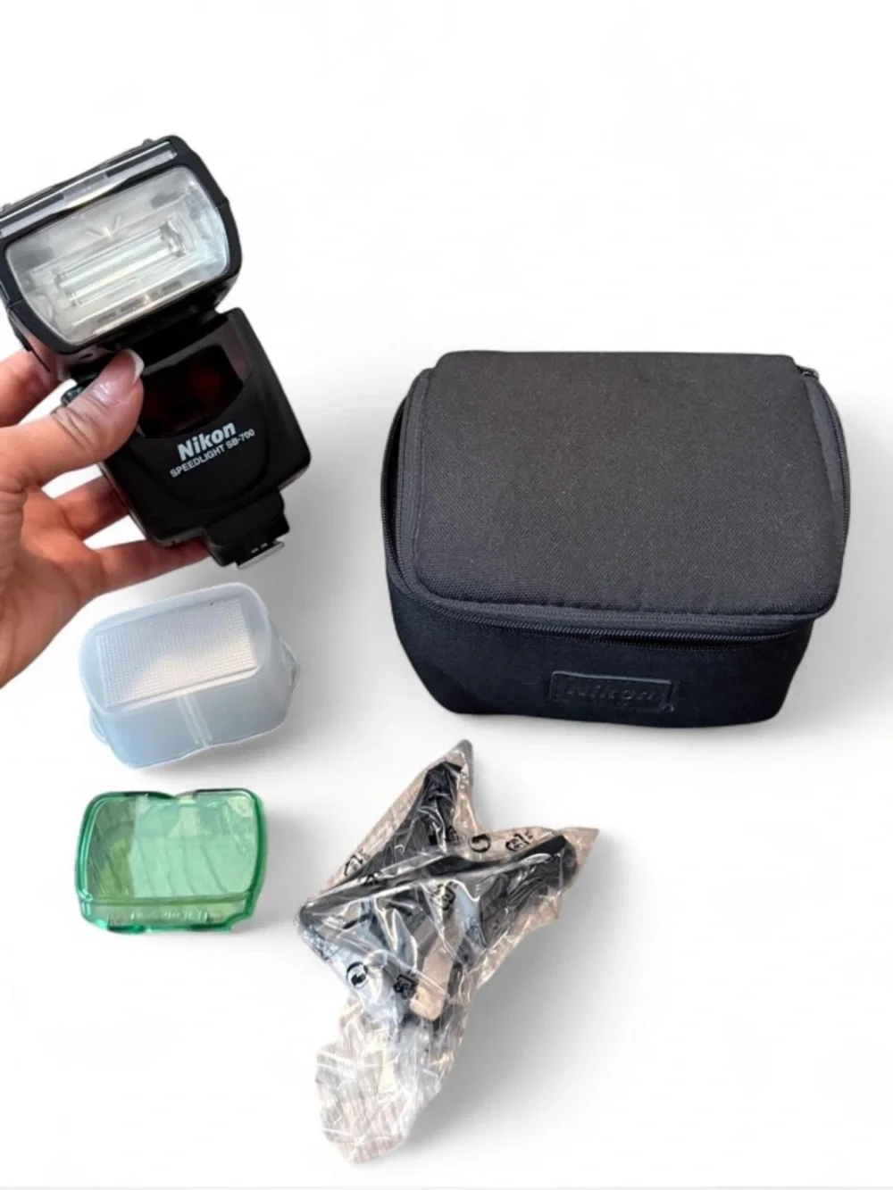 Nikon SB-700 Speedlight Flash Kit - Black with Diffusers Photography