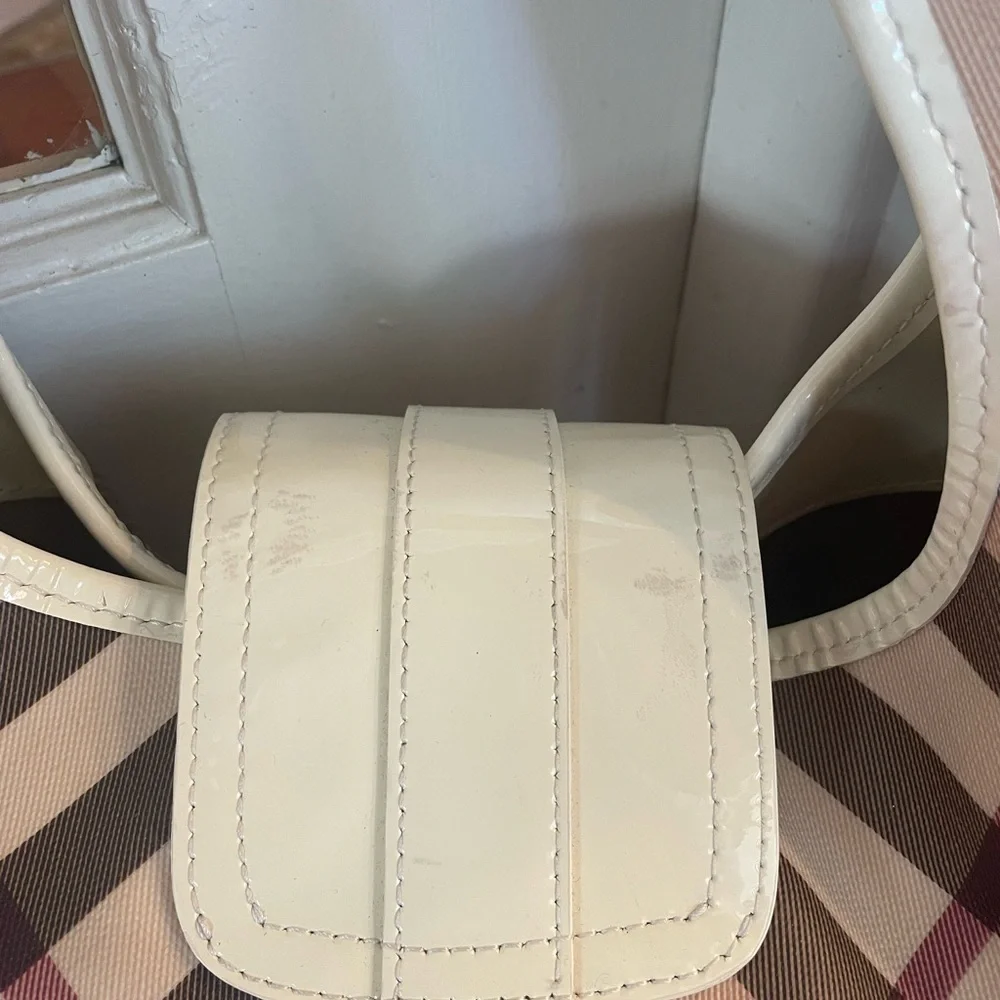 Burberry chic hobo