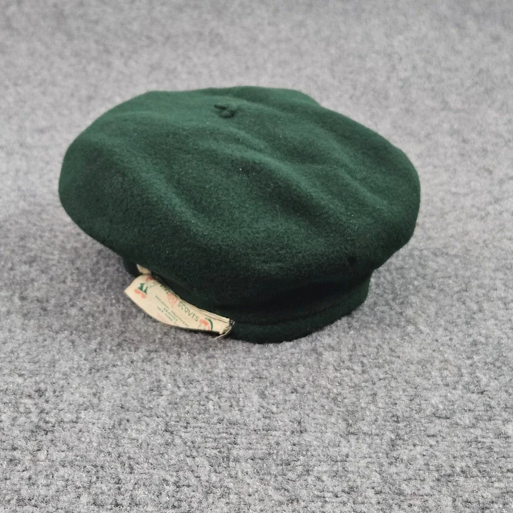 Vintage Girl Scouts Beret One Size Green Wool Logo Badge Classic 60s Retro GSUSA