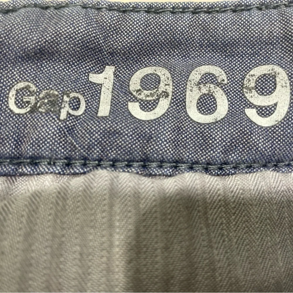 Gap Ladies Navy shorts. Size 10. Super cute!