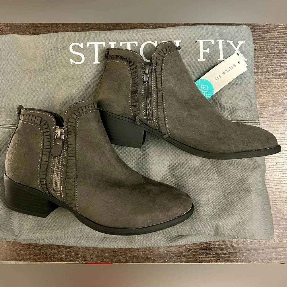 MIA Charcoal vegan suede Ankle Booties size 7.5 NWT