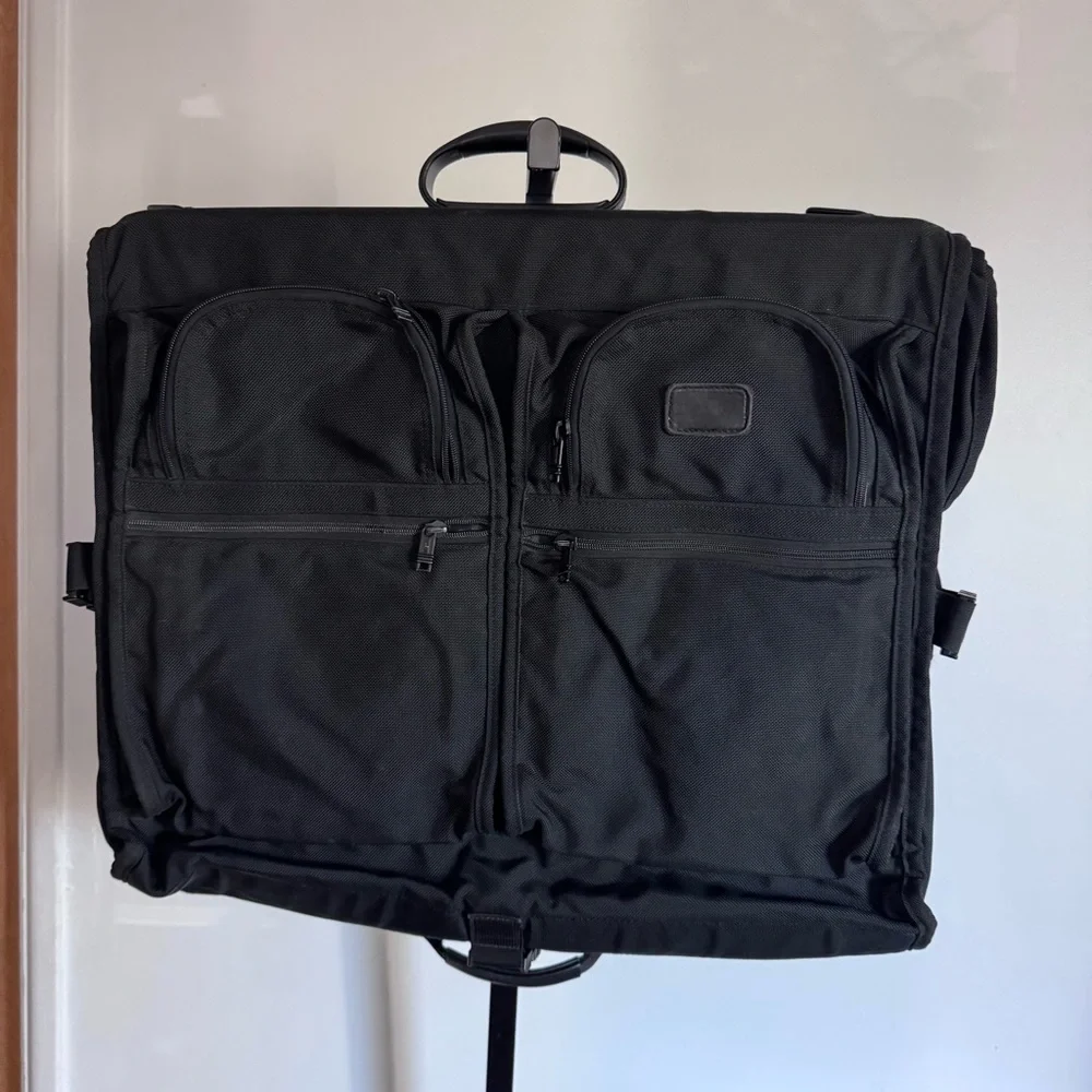 Tumi sleek versatile