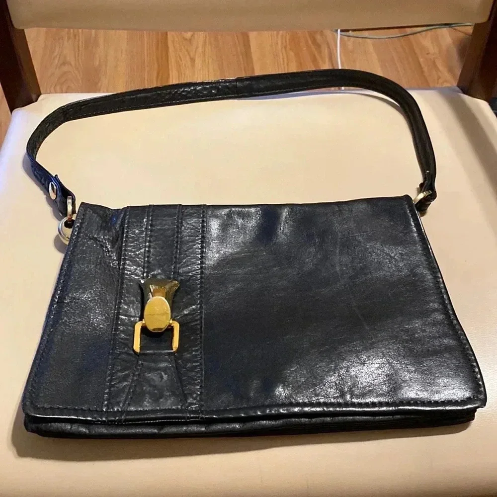 Vintage Genuine Leather Shoulder Bag Women - Great Condition - Very Elegant