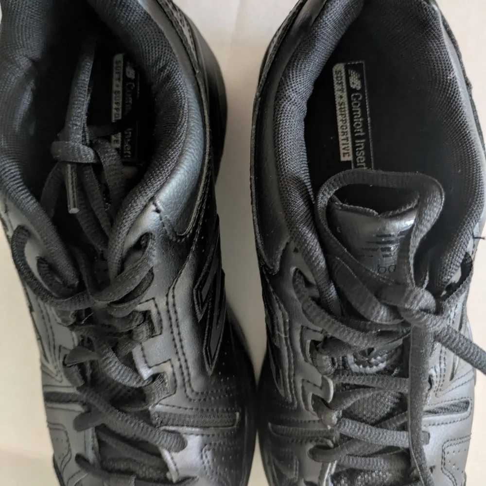 New Balance Women's Black Athletic Sneakers