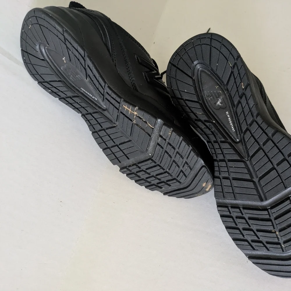 New Balance Women's Black Athletic Sneakers