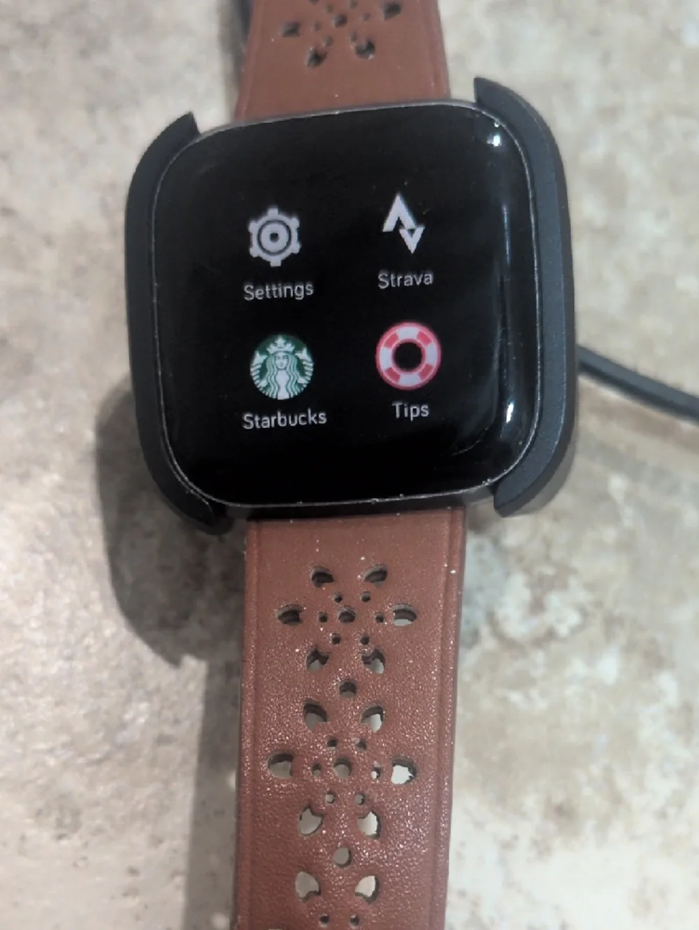 fitbit 🤎 🖤