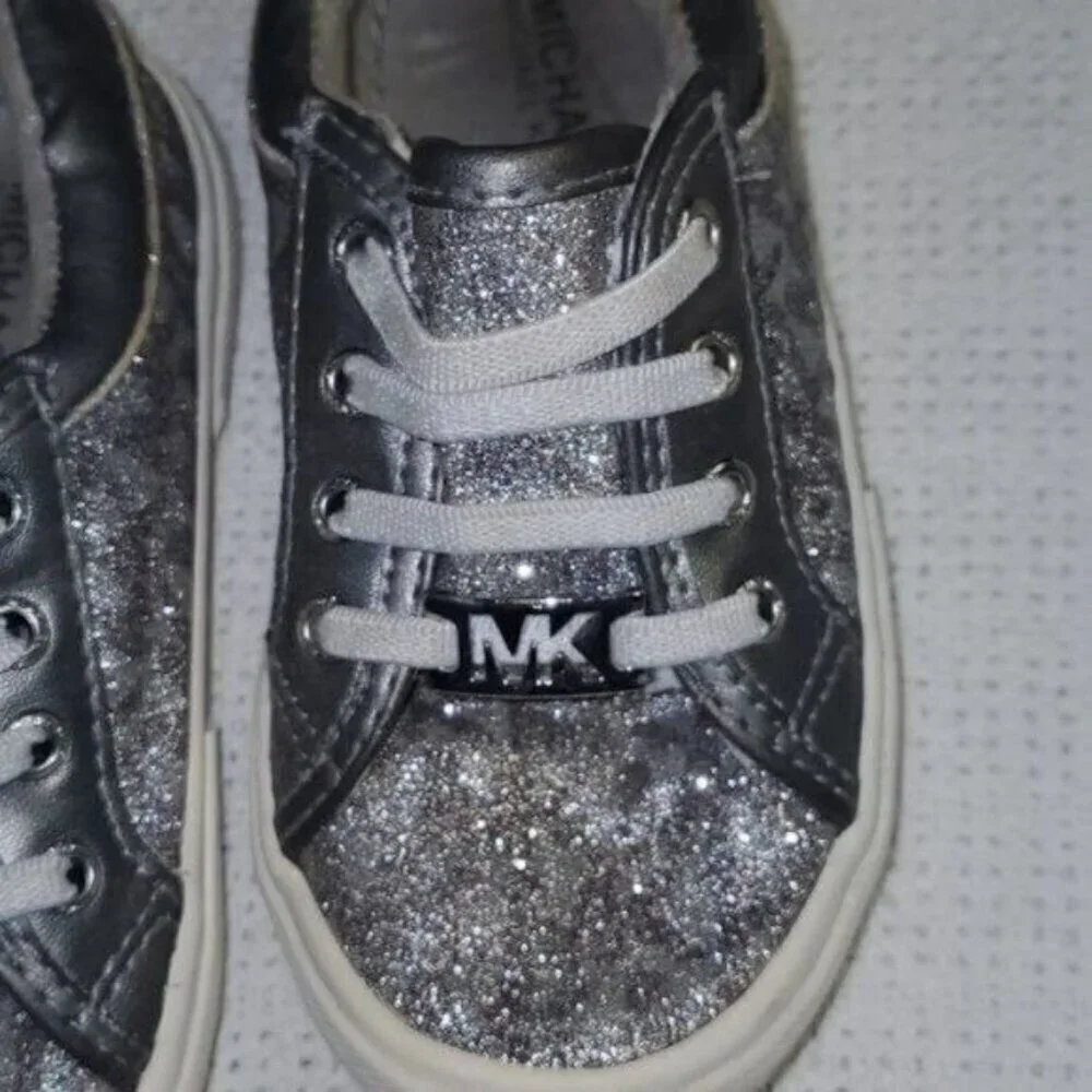 Michael Kors euc trendy