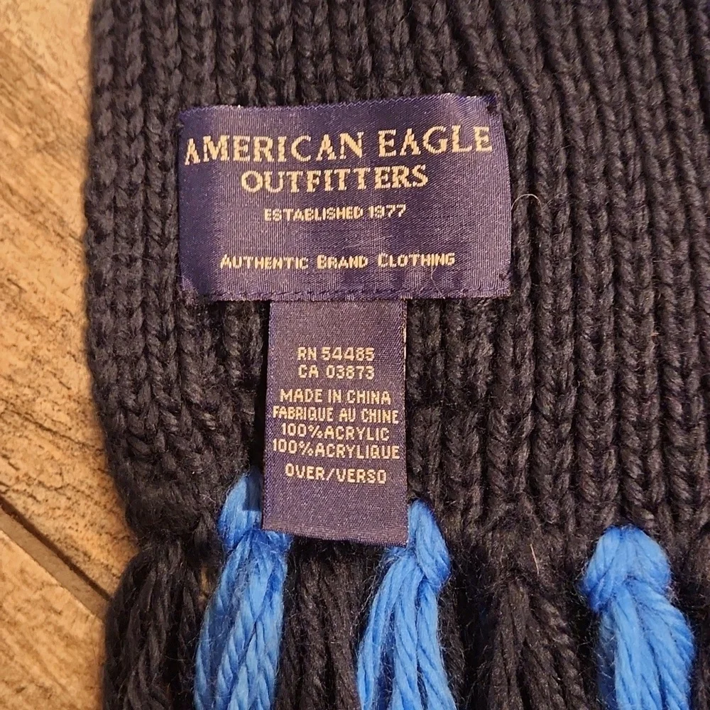 N/A eagle scarf
