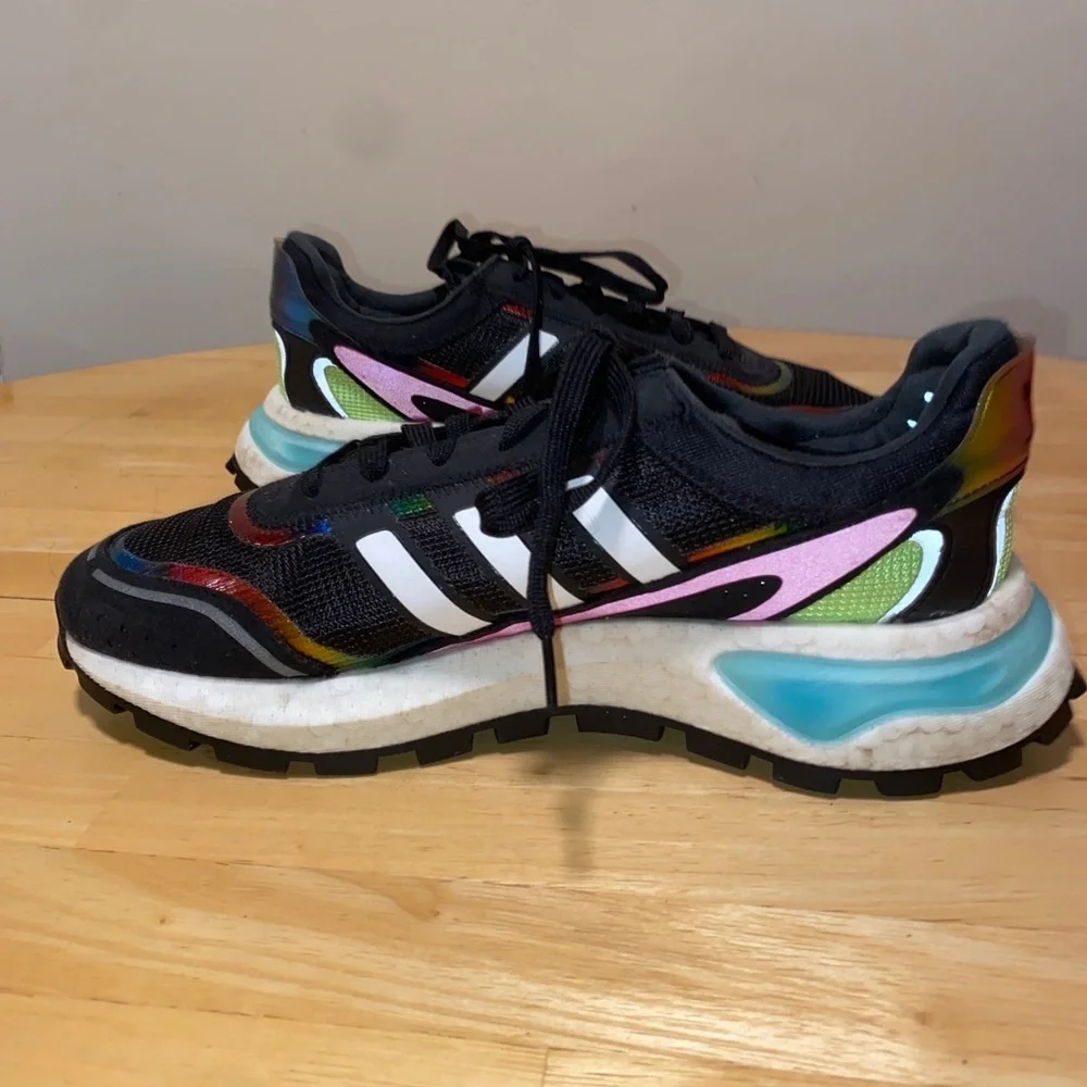 adidas step out