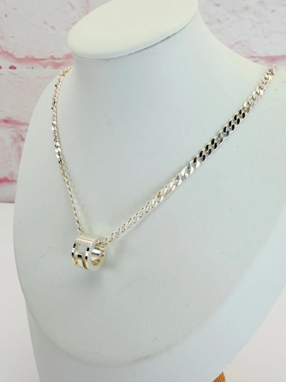 Authentic Gucci G Cut Out Circle Pendant Necklace