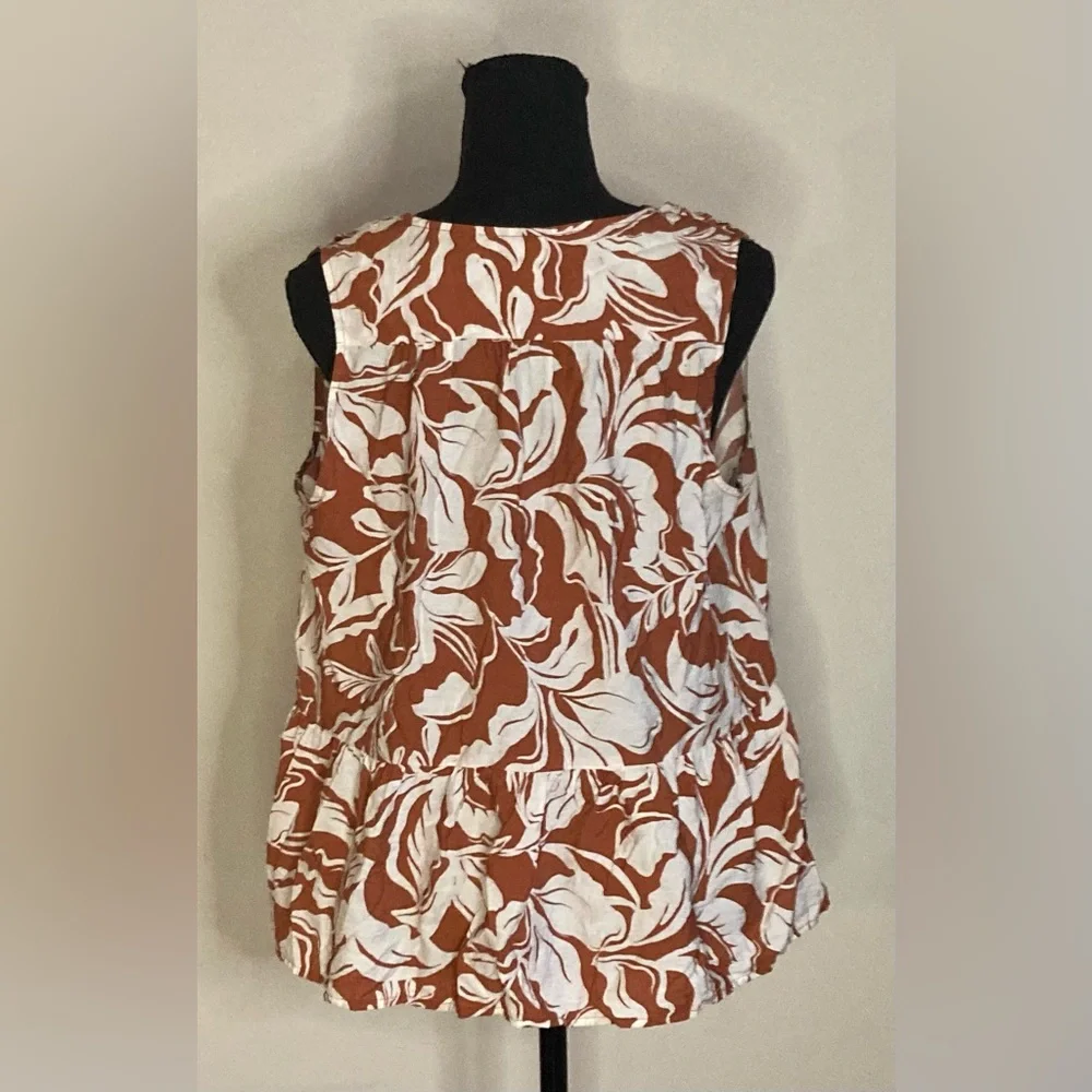 A New‎ Day- Women's Smocked flowy orange and white Tank Top Size M