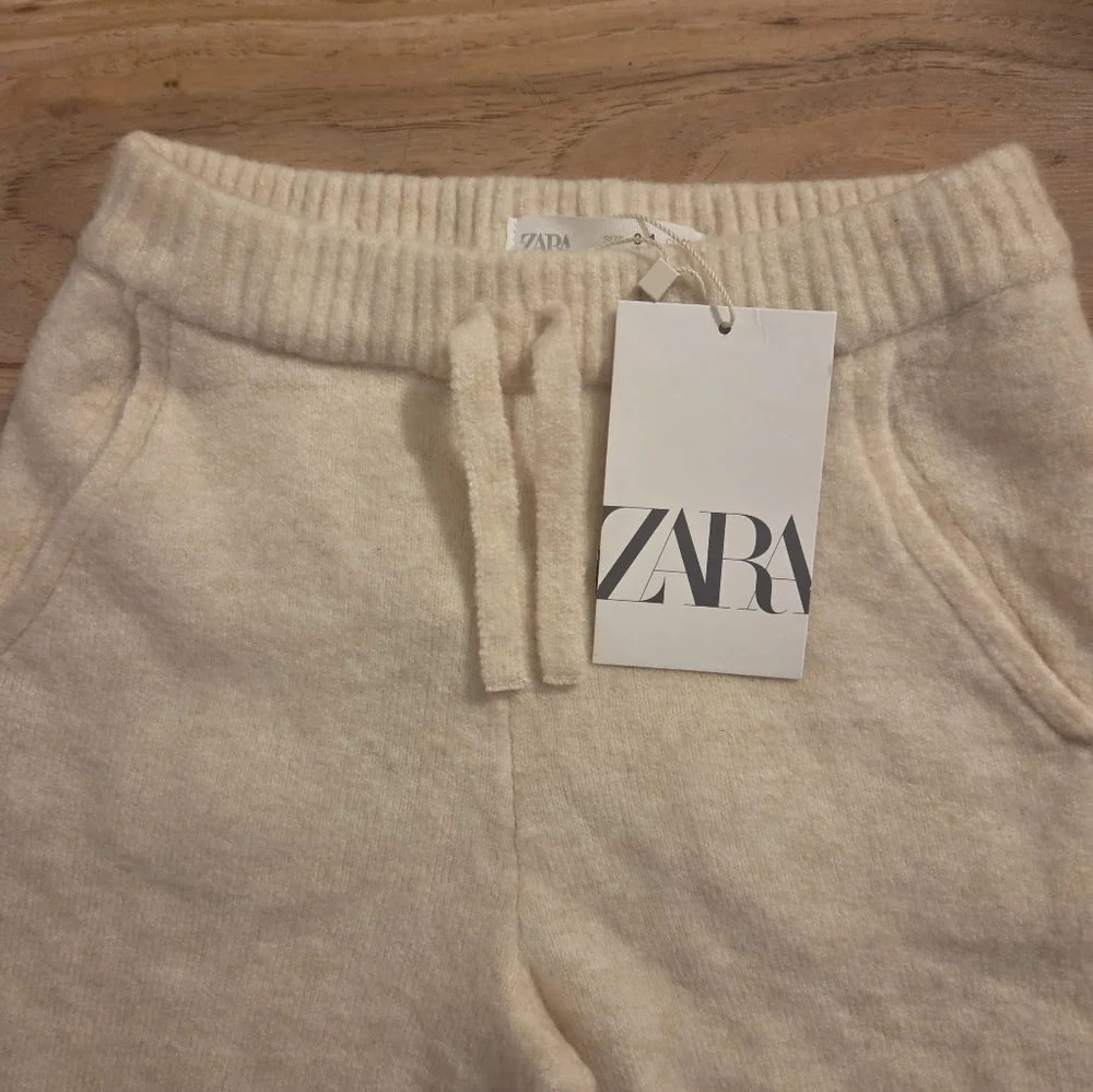 Zara joggers nwt