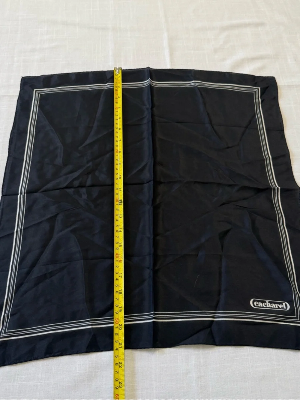 Cacharel black white